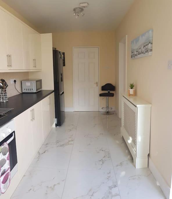 3 Bedroom 3 Bathroom House, Dublin Lucan Ngoại thất bức ảnh