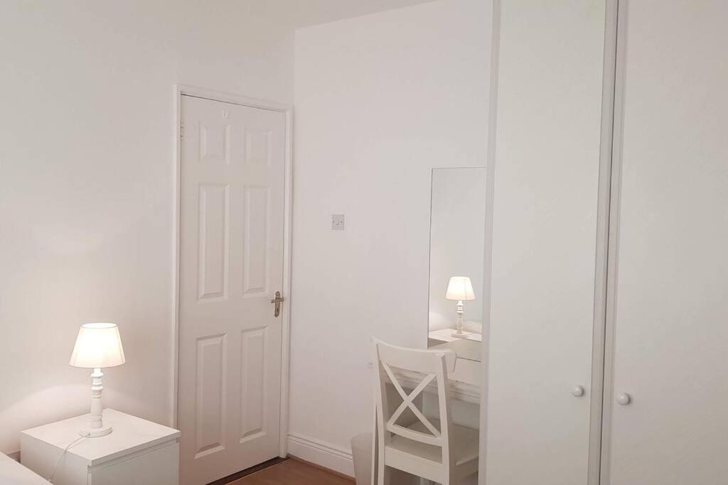3 Bedroom 3 Bathroom House, Dublin Lucan Ngoại thất bức ảnh