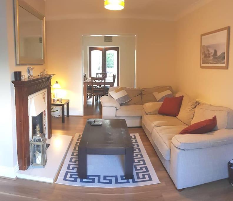 3 Bedroom 3 Bathroom House, Dublin Lucan Ngoại thất bức ảnh