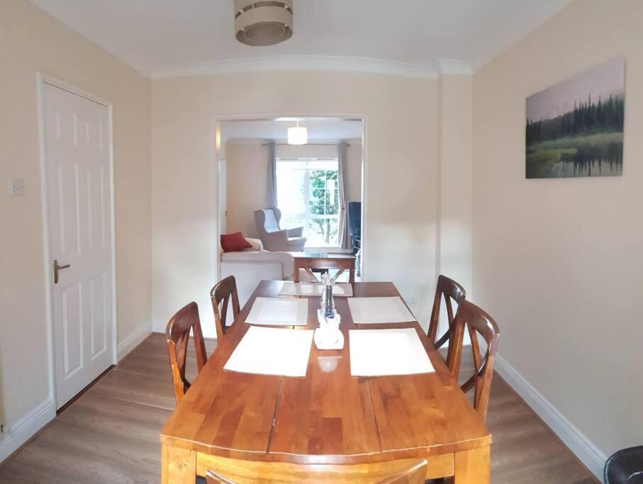 3 Bedroom 3 Bathroom House, Dublin Lucan Ngoại thất bức ảnh